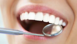 ¿Qué es una limpieza dental ultrasónica?